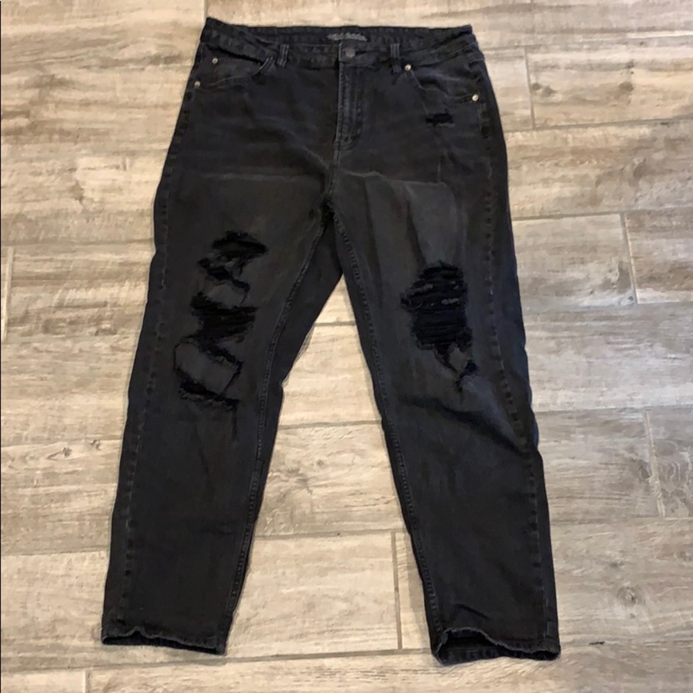 Wild Fable black distressed high rise mom jeans 14